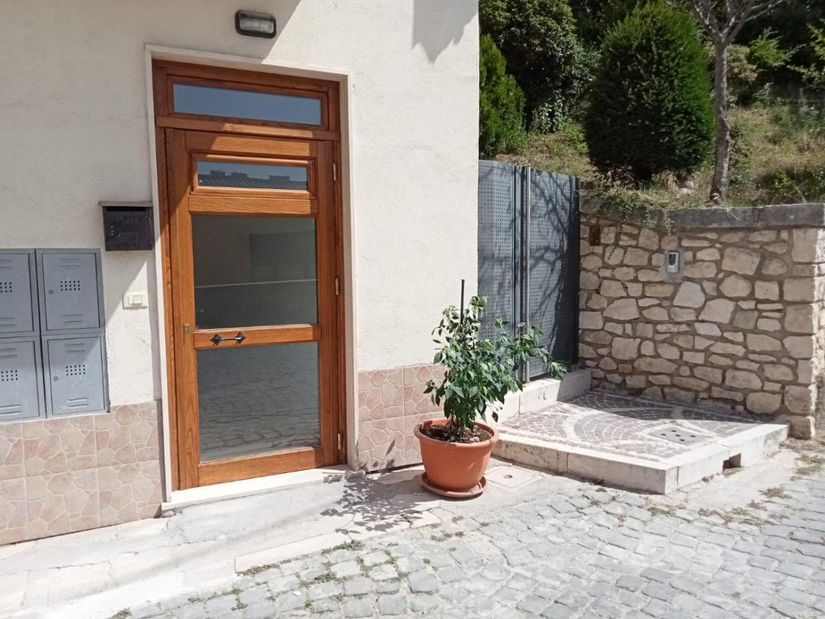 Al Piano Terra Apartment Poggio Picenze Bagian luar foto